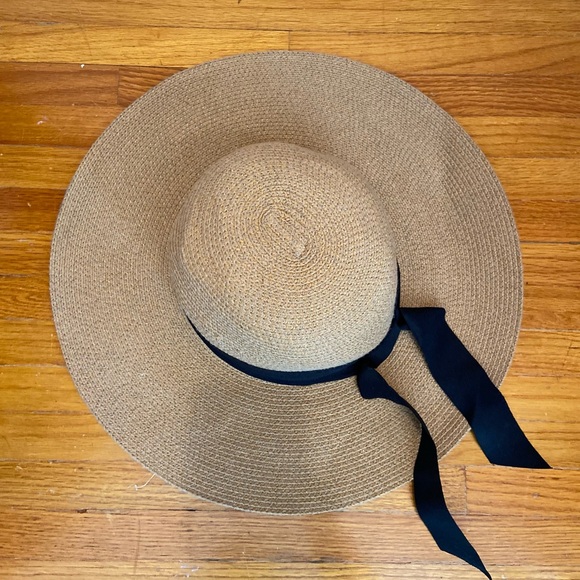 Furtalk Sunhat | FREE w/ Purchase of Another Item - Picture 2 of 4